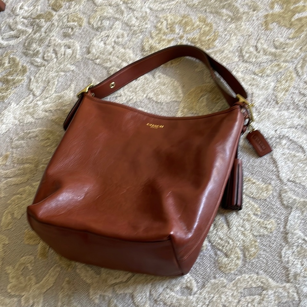 Coach bucket bag. EUC. adjustable shoulder strap.